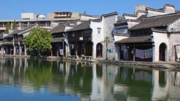 逃离水虎鱼湖